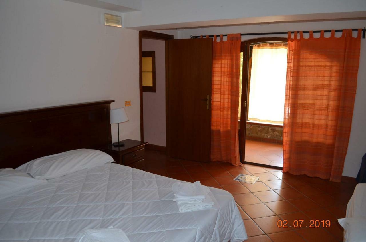 Agriturismo Il Vignale Longi Luaran gambar
